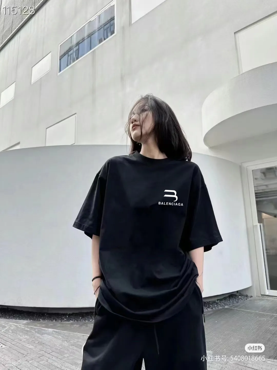 P80✨🔥 BALENCIAGA Paris lettering printed short-sleeved T-shirt. Custom-woven and dyed 300 grams of combed cotton heavyweight fabric. Zero color difference in threads. Perfect details. Different from the current currency version. Welcome to compare. Same Style for men and women. Must-sell in the picture above. Color: White Black Size: 1 2 3 4